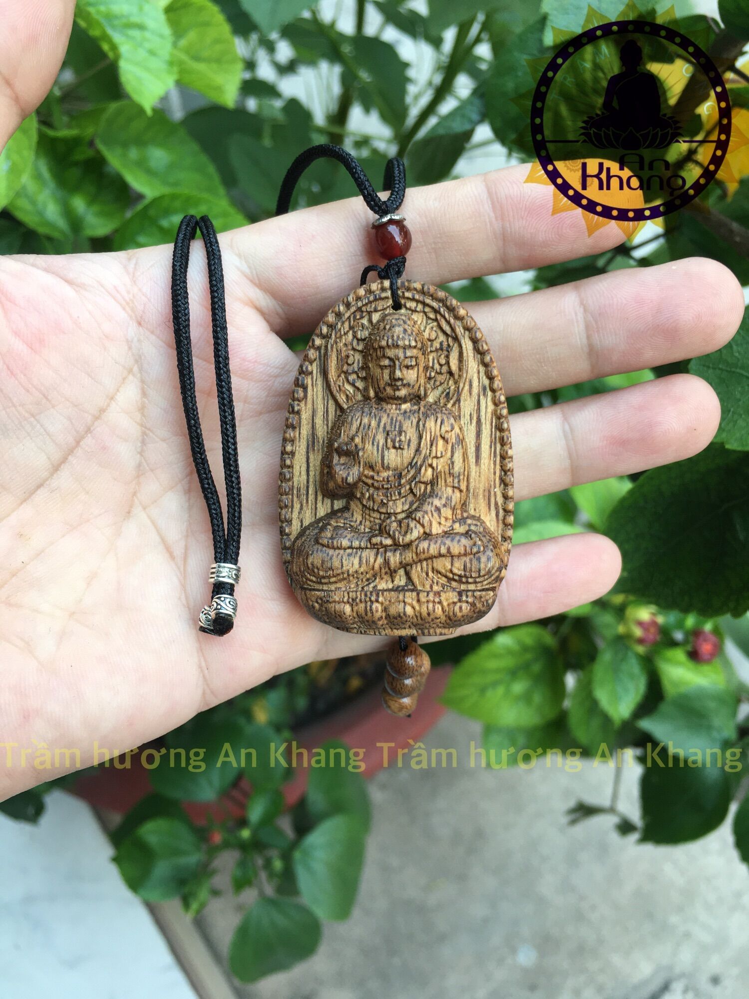 Dây chuyền trầm hương tốc tự nhiên.
