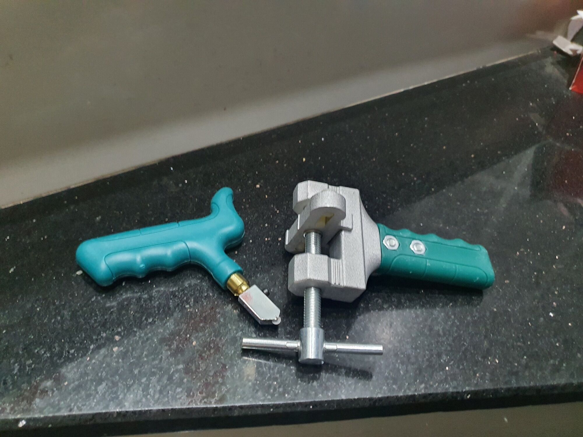 Bộ dụng cụ cắt kính,gạch men bằng tay 0937.648.108