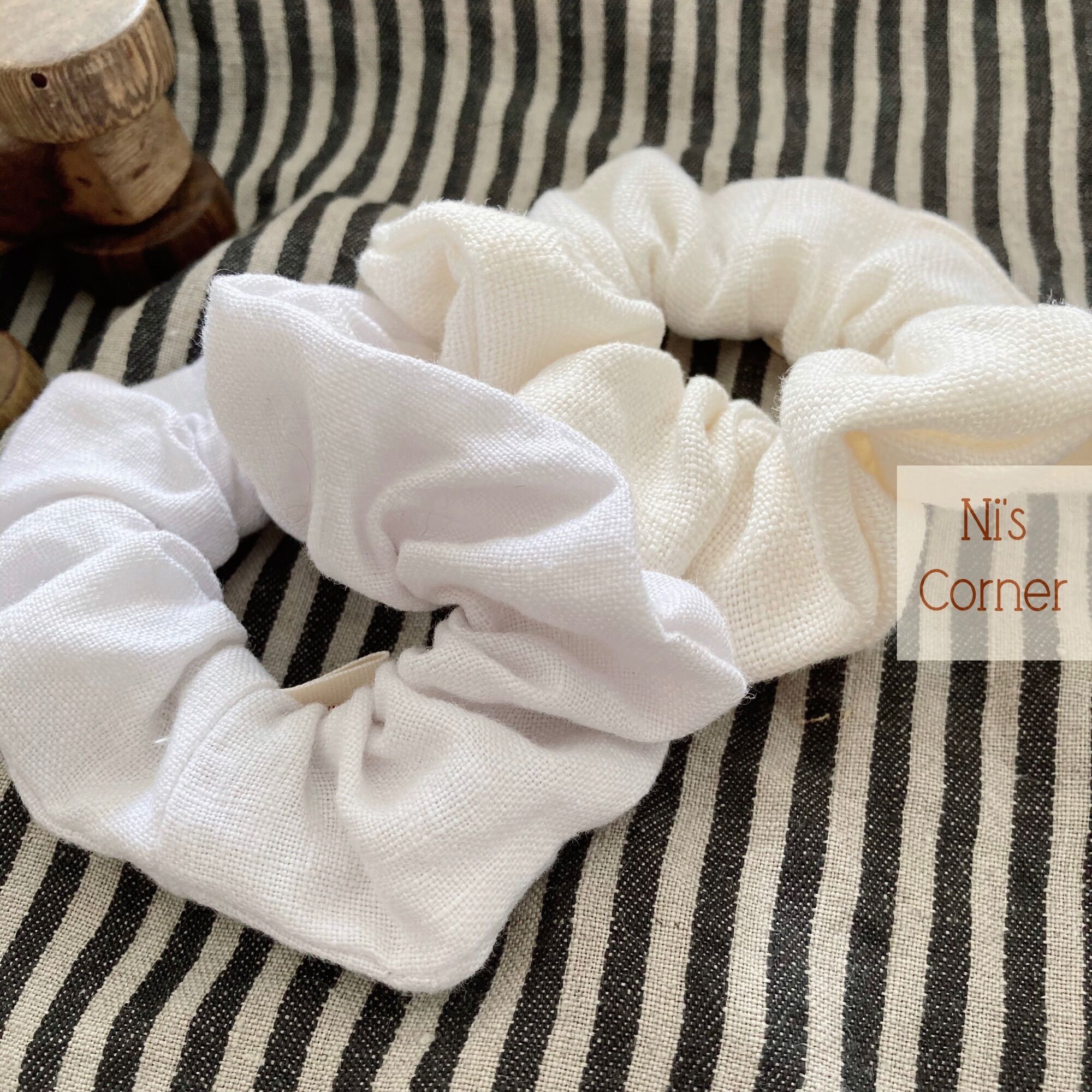 Scrunchies - Cột tóc vải Linen tone Trắng - Kem