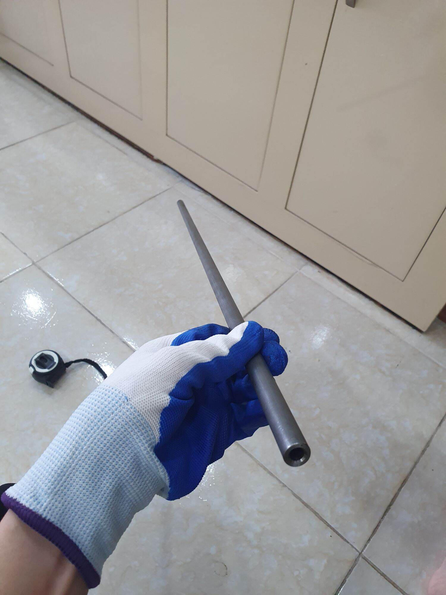 Ống thép đúc phi 12 lỗ 6.4 siêu đẹp (Kích thước 12*6.4*700mm)