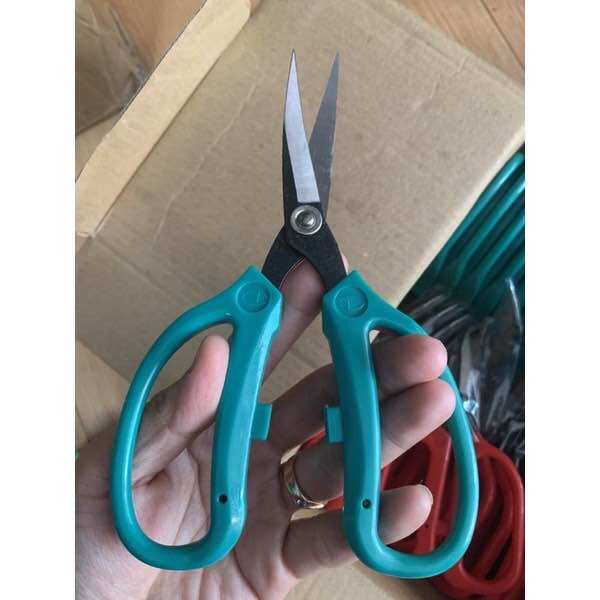 Kéo bấm chỉ mũi cong xanh đỏ