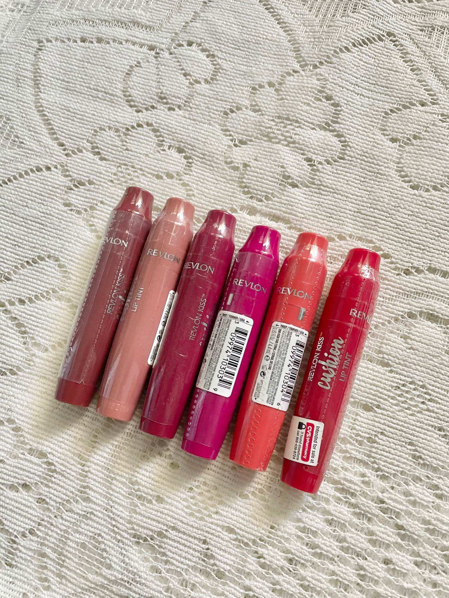 REVLON KIS CUSHION LIP TINT LIPSTICK