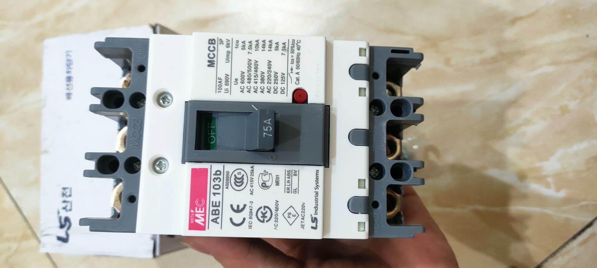 Aptomat ABE 3 pha 75A