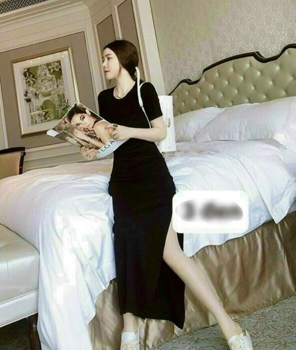 Đầm body dáng dài xẻ tà tôn dáng chất siêu đẹp