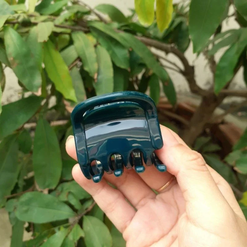 Kẹp tóc 8 răng nhựa mềm (được chọn màu)