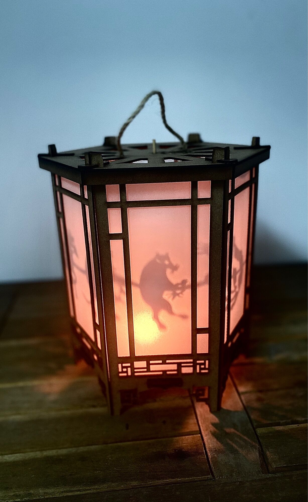 Đèn kéo quân gỗ ( Hình quay Đám cưới Chuột) cao 24cm