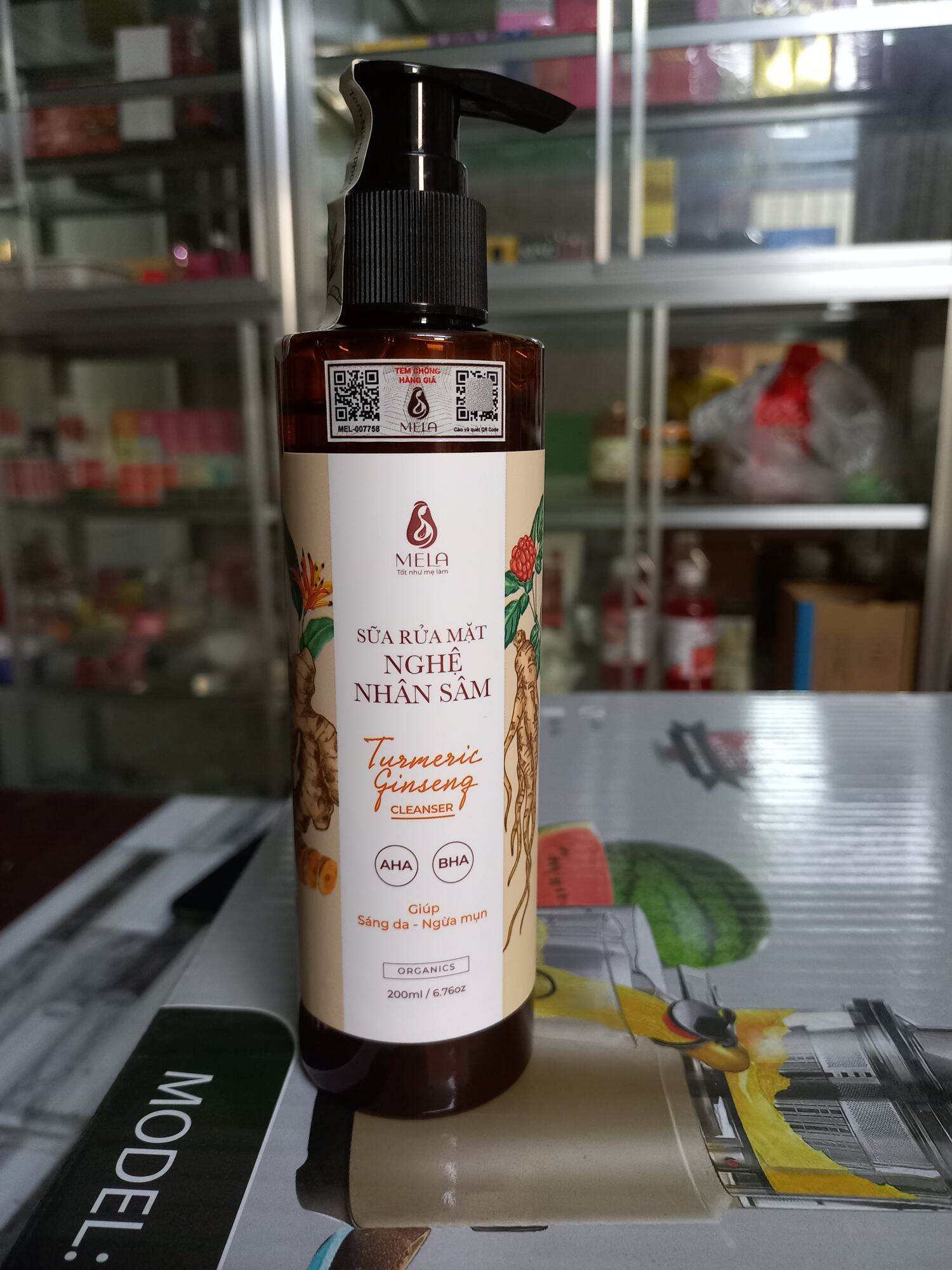 Sữa rửa mặt nghệ nhân sâm Mela + cọ silicon bạch tuột