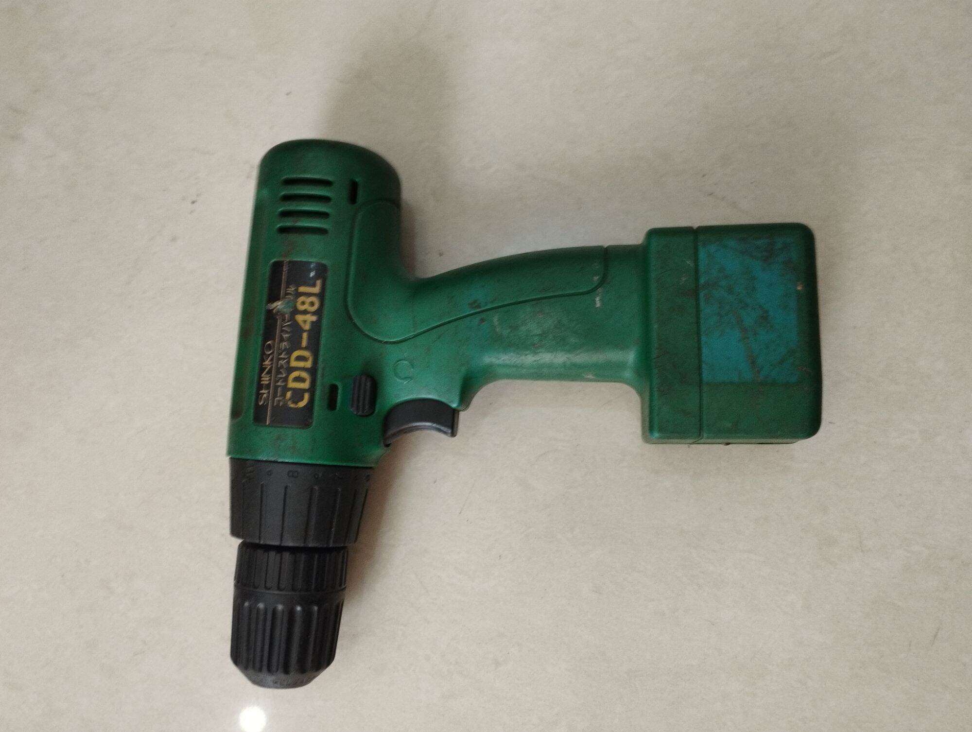 - thân máy khoan , bắt vít mini , điện áp 4.2v ~ 8.4v ( nên ghép 2 viên pin lion 18650 để có điện áp 8.4v

- có thể chứa 4 viên pin lion 18650

- máy chạy ok, 1 cấp khoan và 5 cấp trượt để bắt vít

- chỉ thân máy cho ae về lắp pin lion