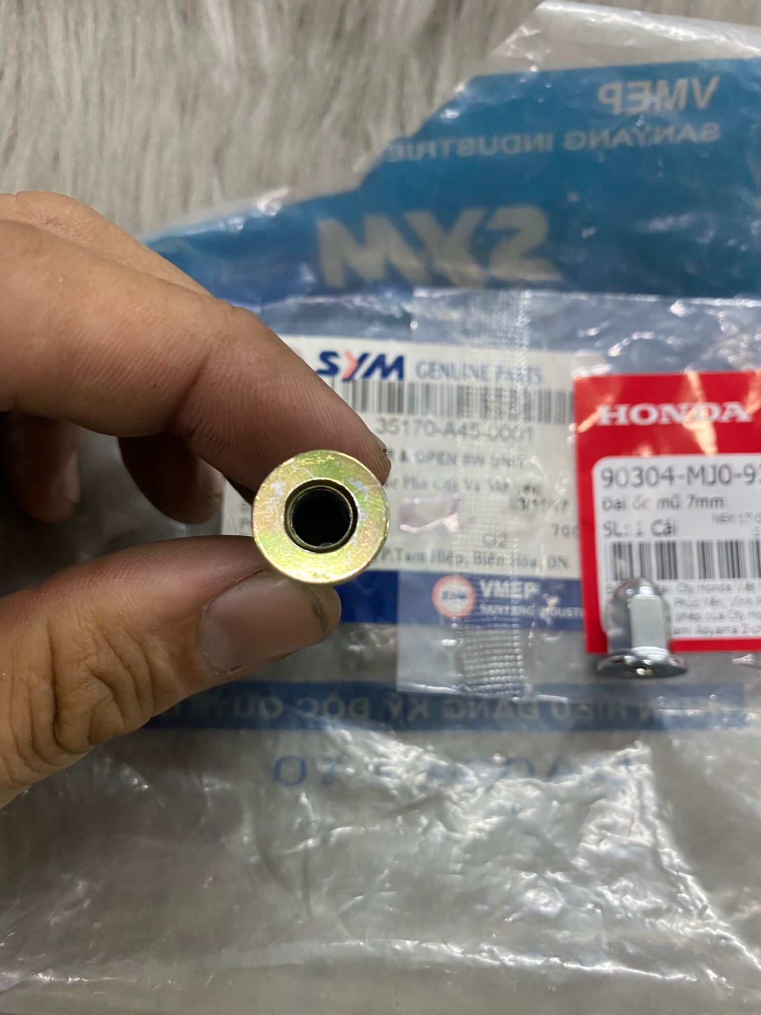 Ốc cổ Pô Atila 7mm ( Dùng Honda : Sh , Ab , Click , Vario … ) Giá 1 Con