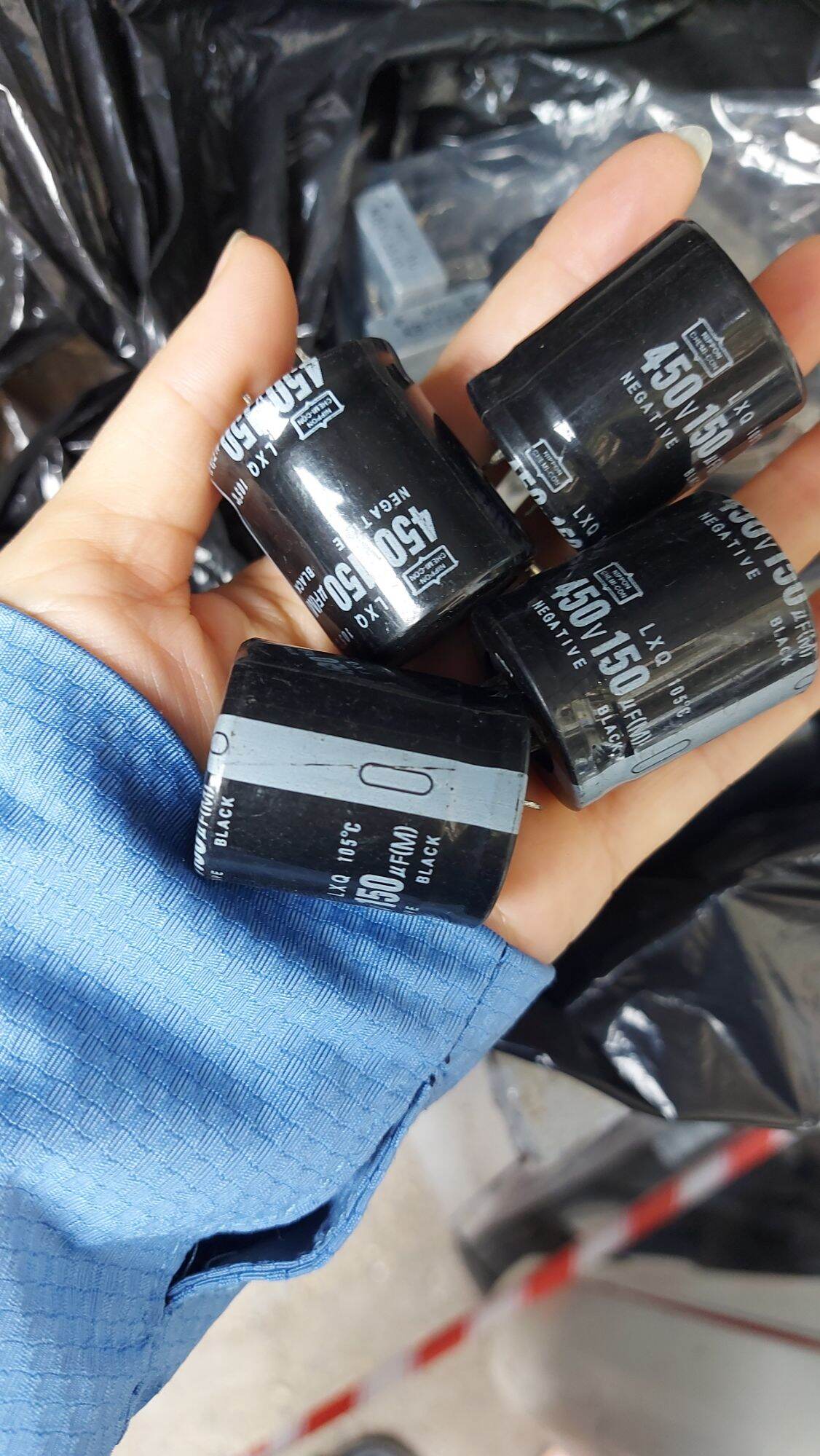 5c Tụ hóa 150uf 450v