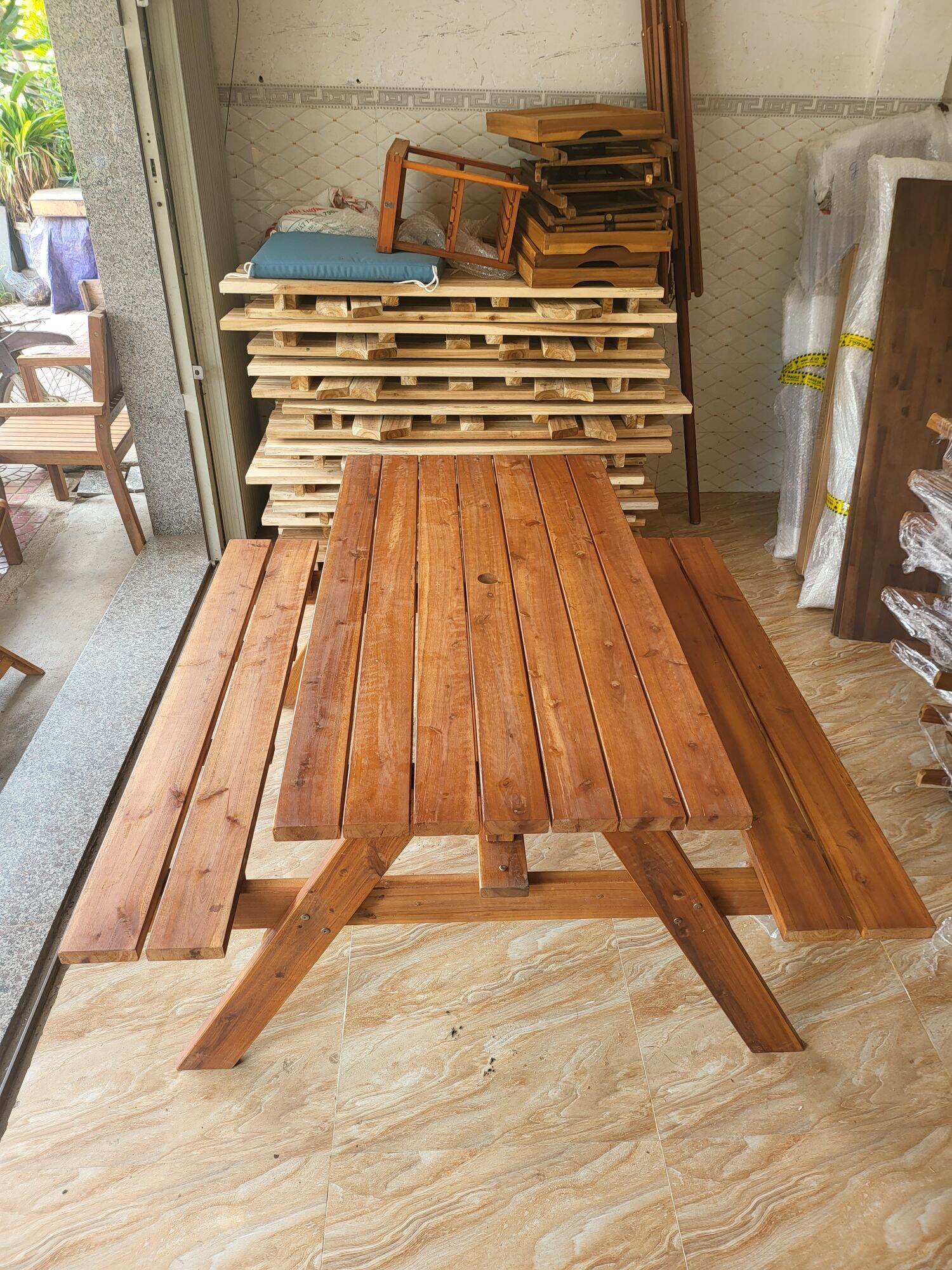 Ghế chữ A ngoài trời, ghế liền bàn (Nếu phí ship cao hãy nhắn tin cho shop)