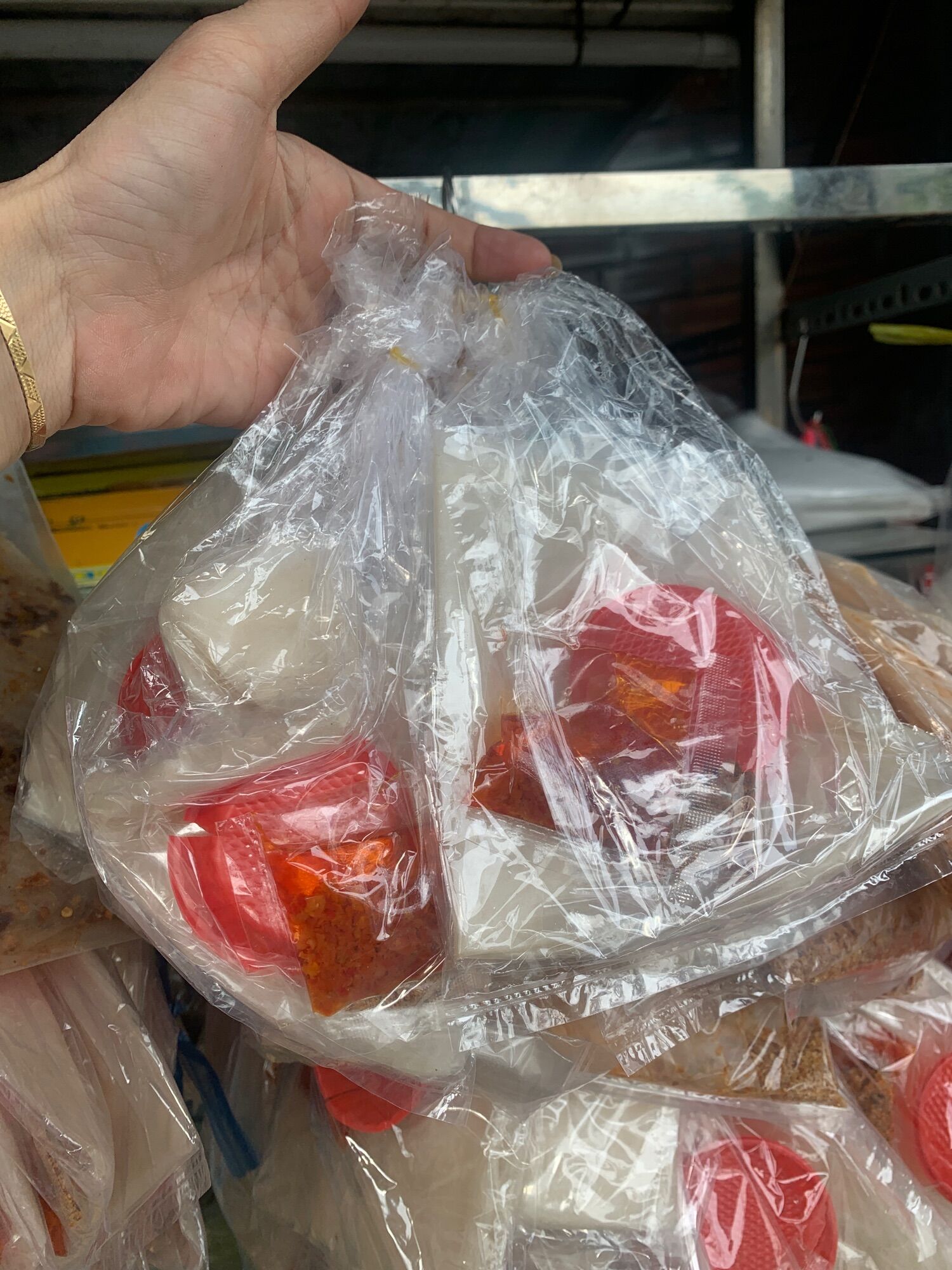 10b/sâu bánh tráng phơi sương chấm