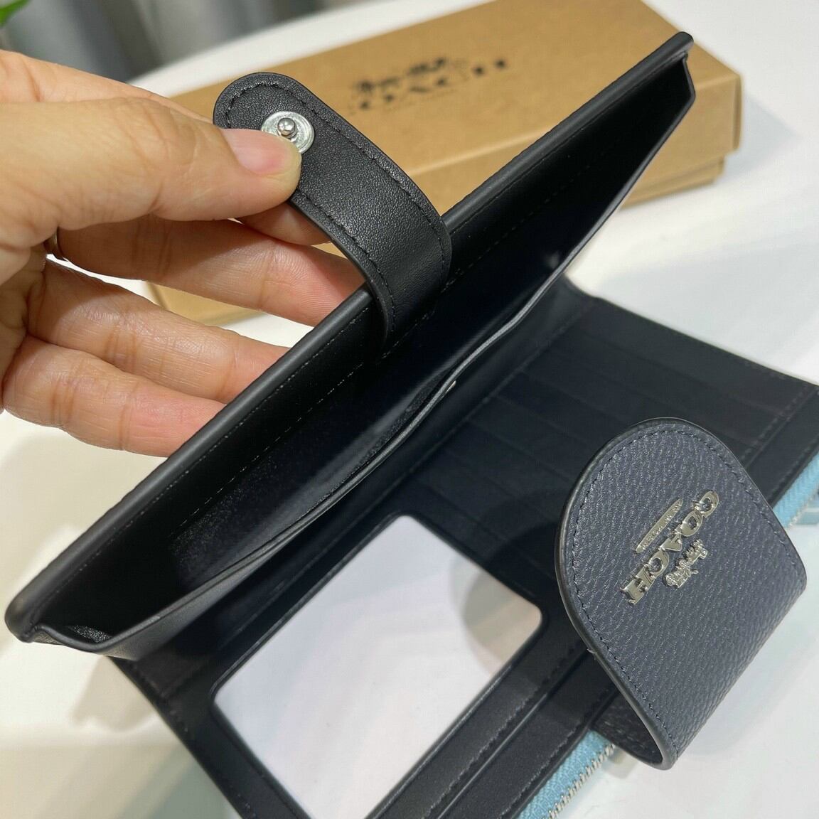Ví Coa*ch Tech Phone Wallet sang trọng