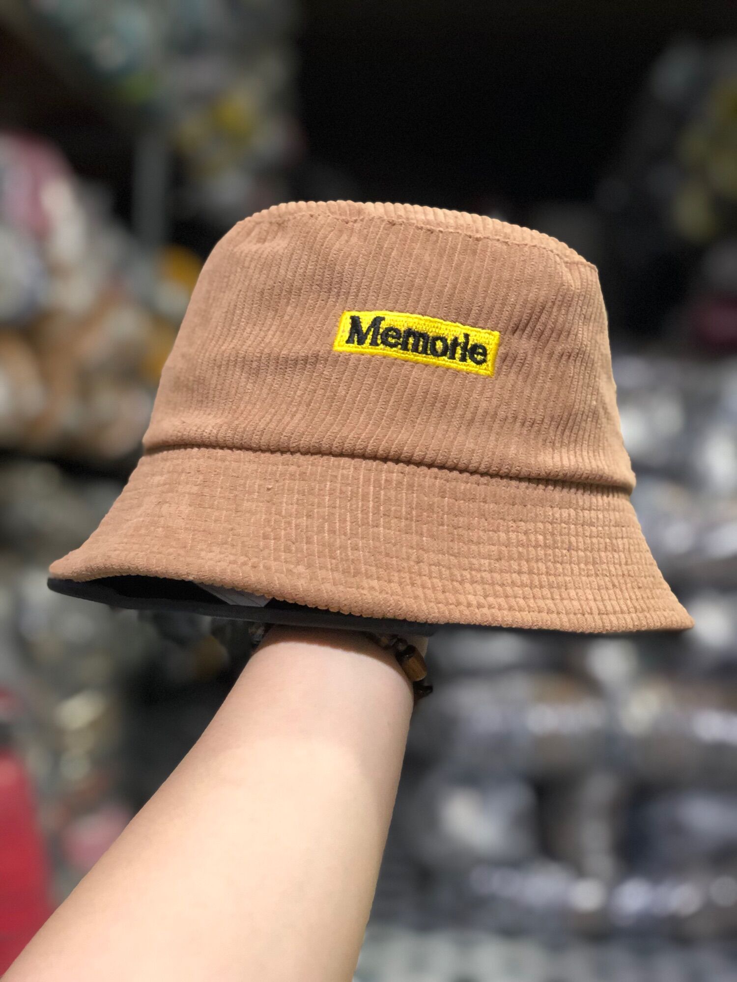 Nón bucket nhung thêu logo chữ MEMORY