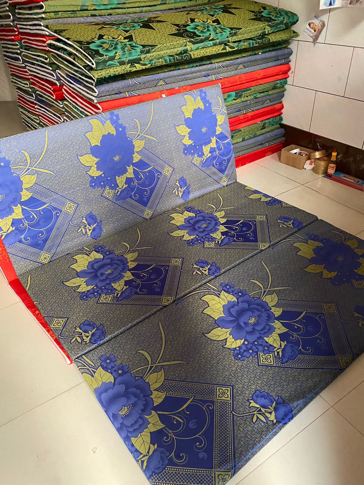 Nệm xếp PE (dày 3 cm) kích thước (1m4 *2m )nệm gấp 3 tấm