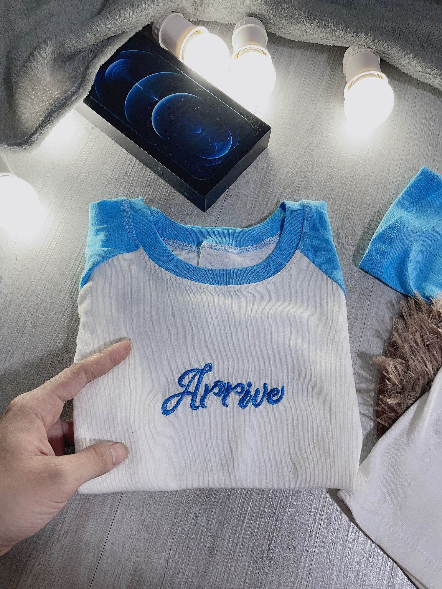 [HCM]Áo kiểu croptop thêu chữ