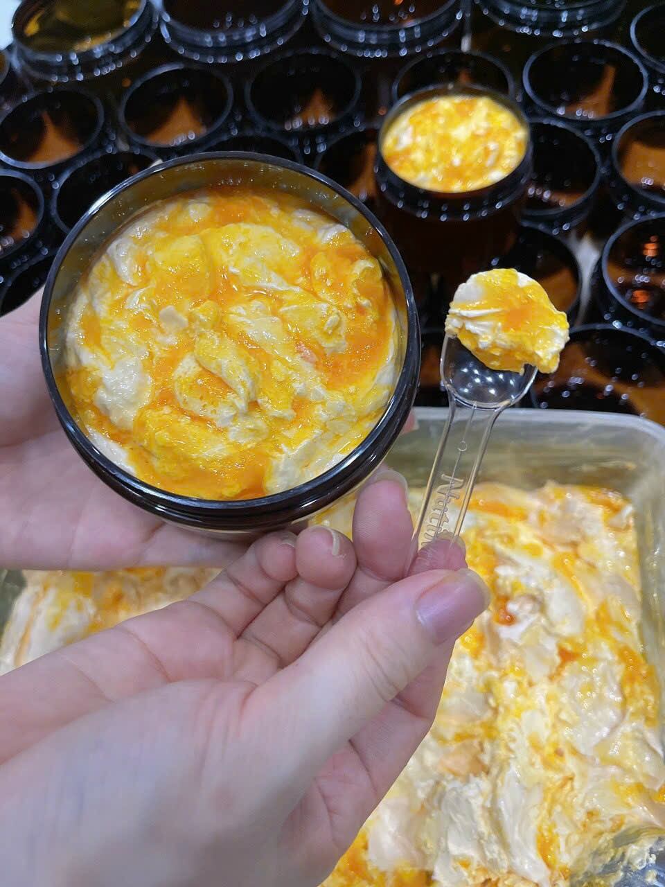 Kem body cốt ủ thái rỉ dầu vàng 200g.