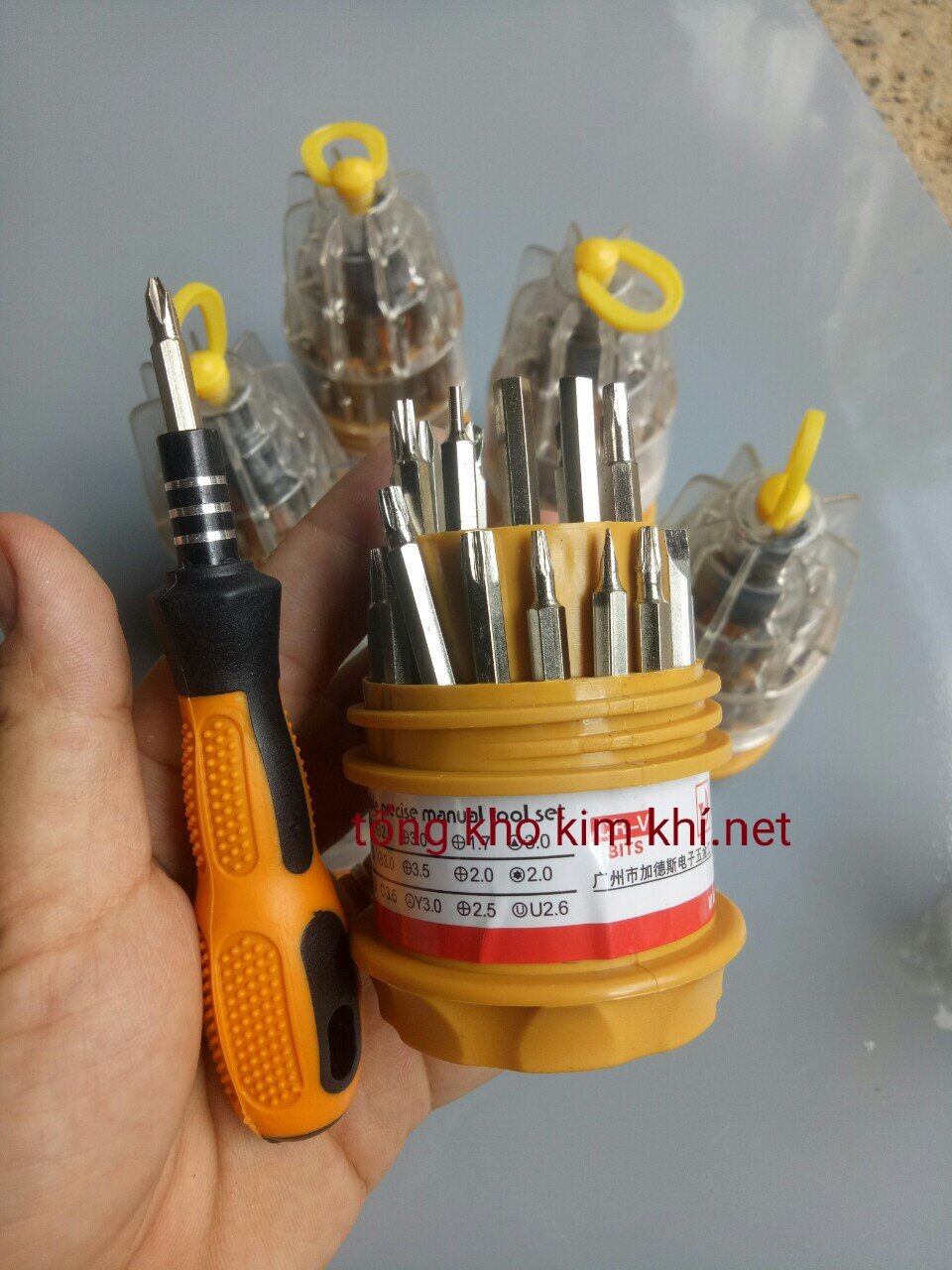 Bộ tu vít đa năng, gồm 31 đầu vít.