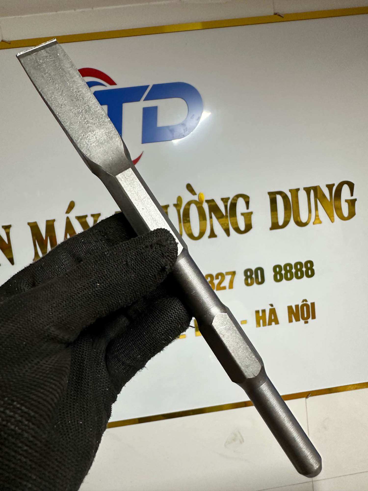 Mũi Đục Bê Tông Phi 17 Nhọn Và Dẹt