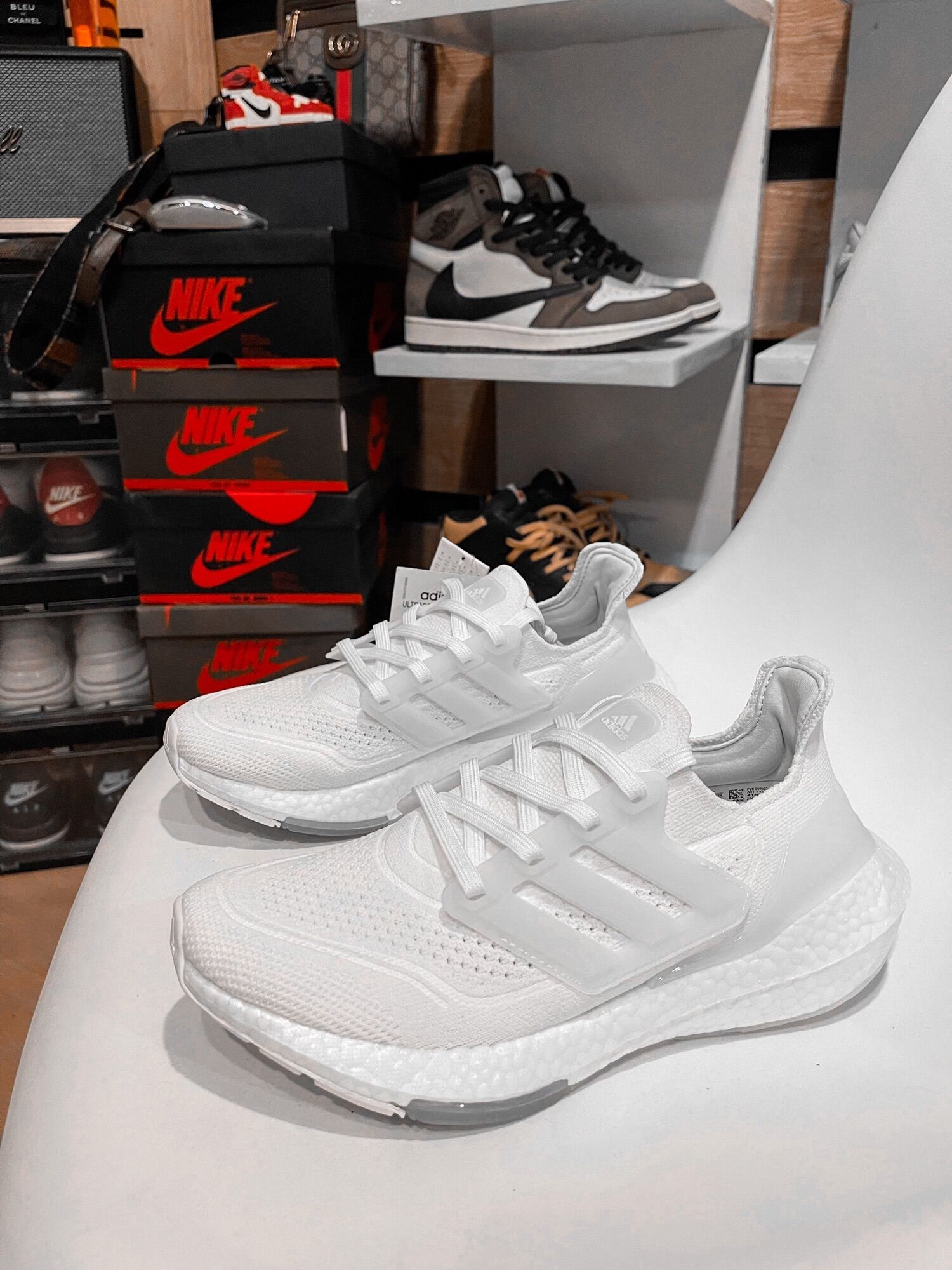Giày thể thao ultra boost 7.0 trắng full, freeship - tặng vớ & dung dịch vệ sinh giày
