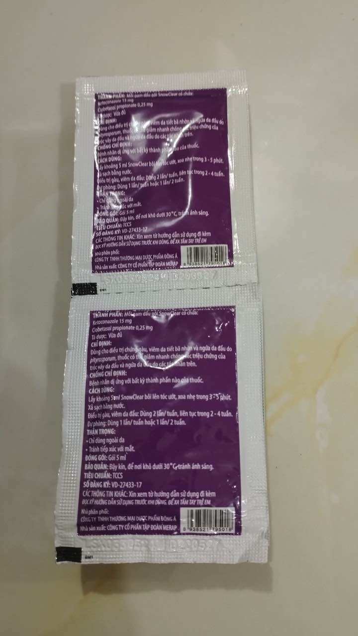 Dầu gội sạch gàu và hết ngứa da đầu Clear Snow