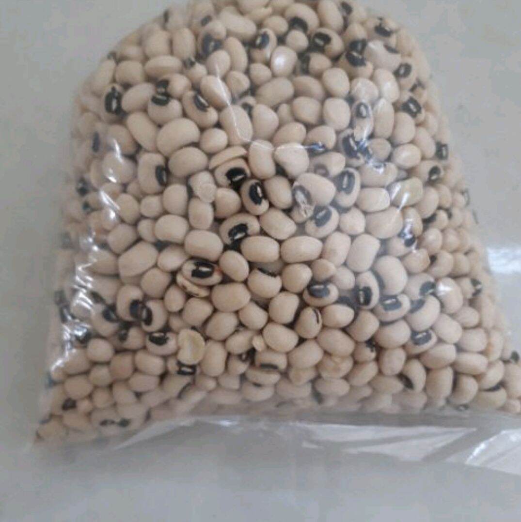 Đậu trắng bi (đậu trắng mắt cua)