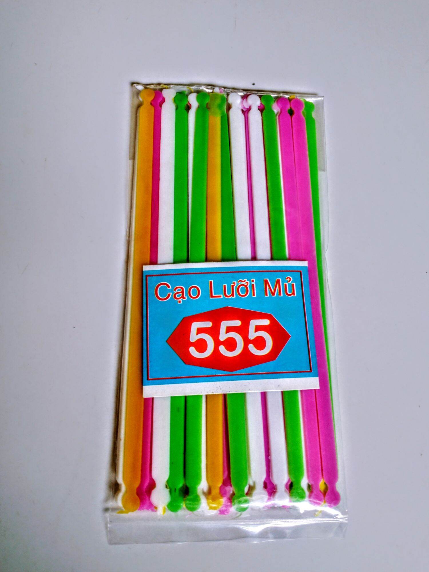 Vỉ cạo lưỡi bằng mủ khoảng 38 - 40 que