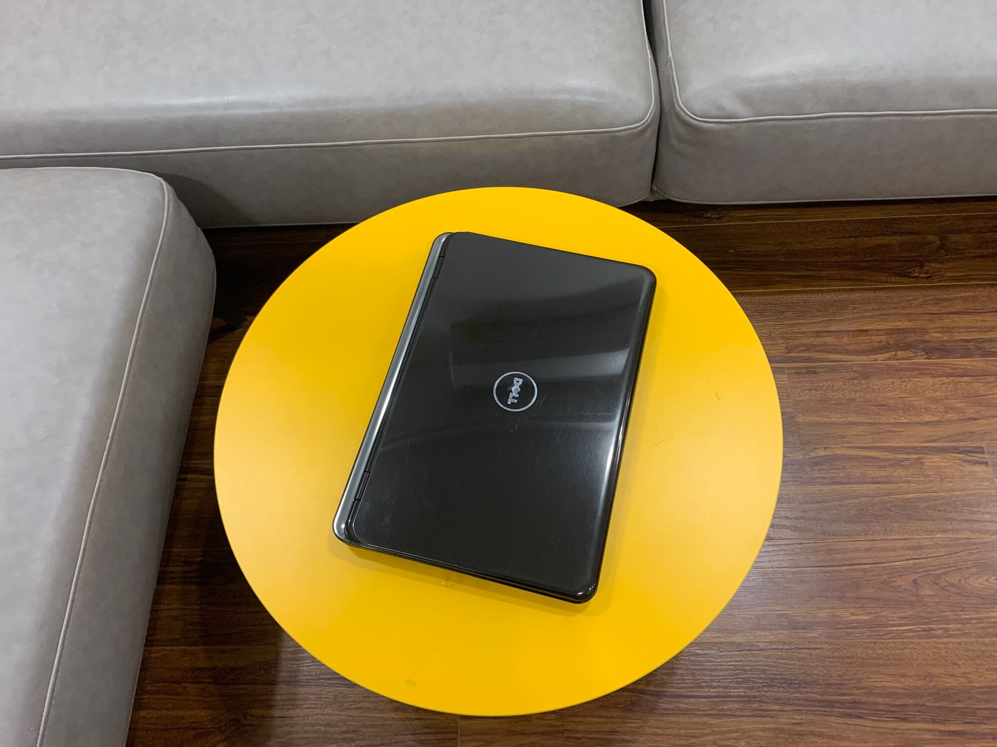 Laptop UFO Dell 5110 i5 cam mic nét mịn học online vp tốt Giá 3,390,000 Đồng*Miễn phí vận chuyển