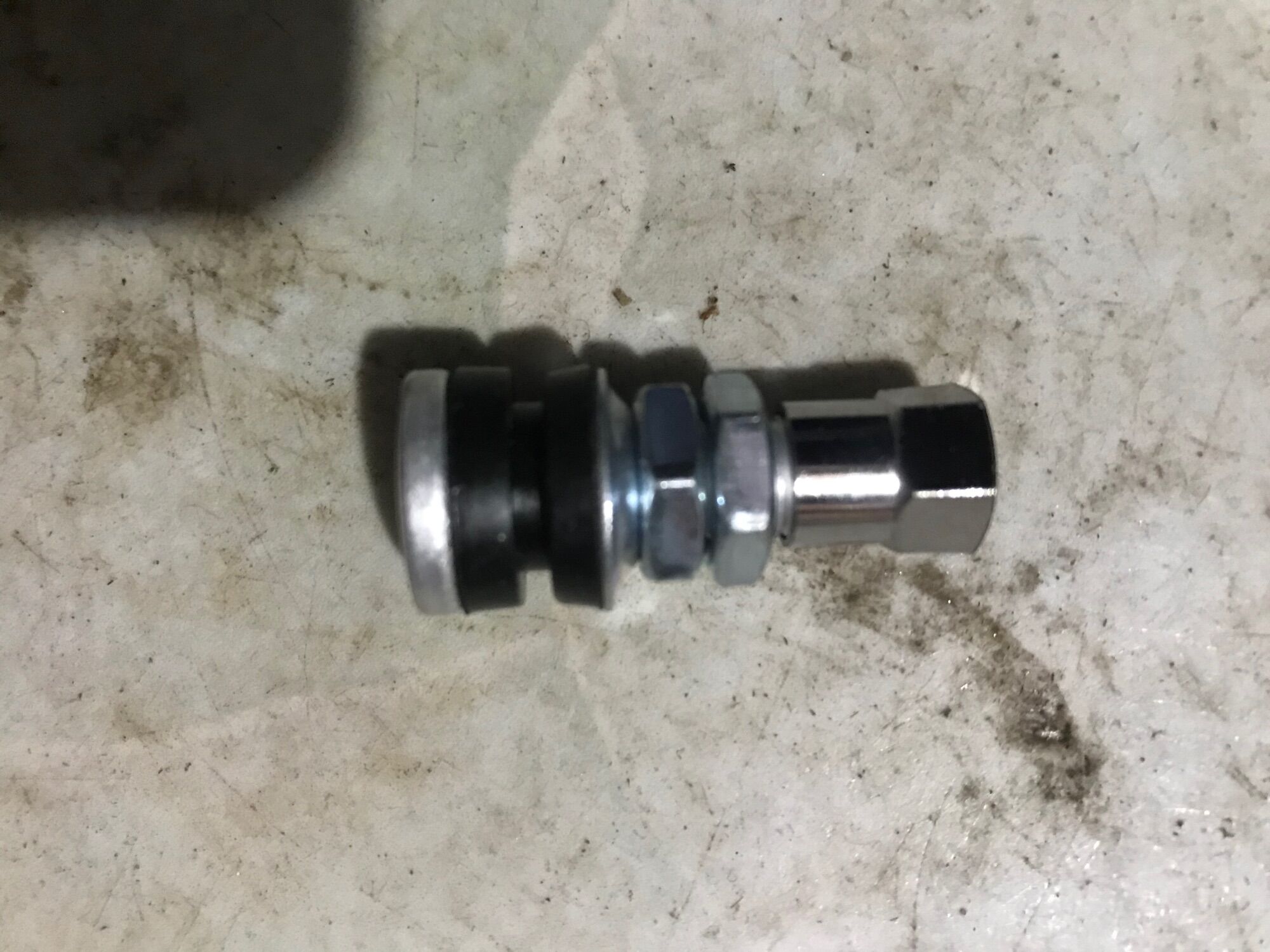 Van inox lốp xe máy không ruột