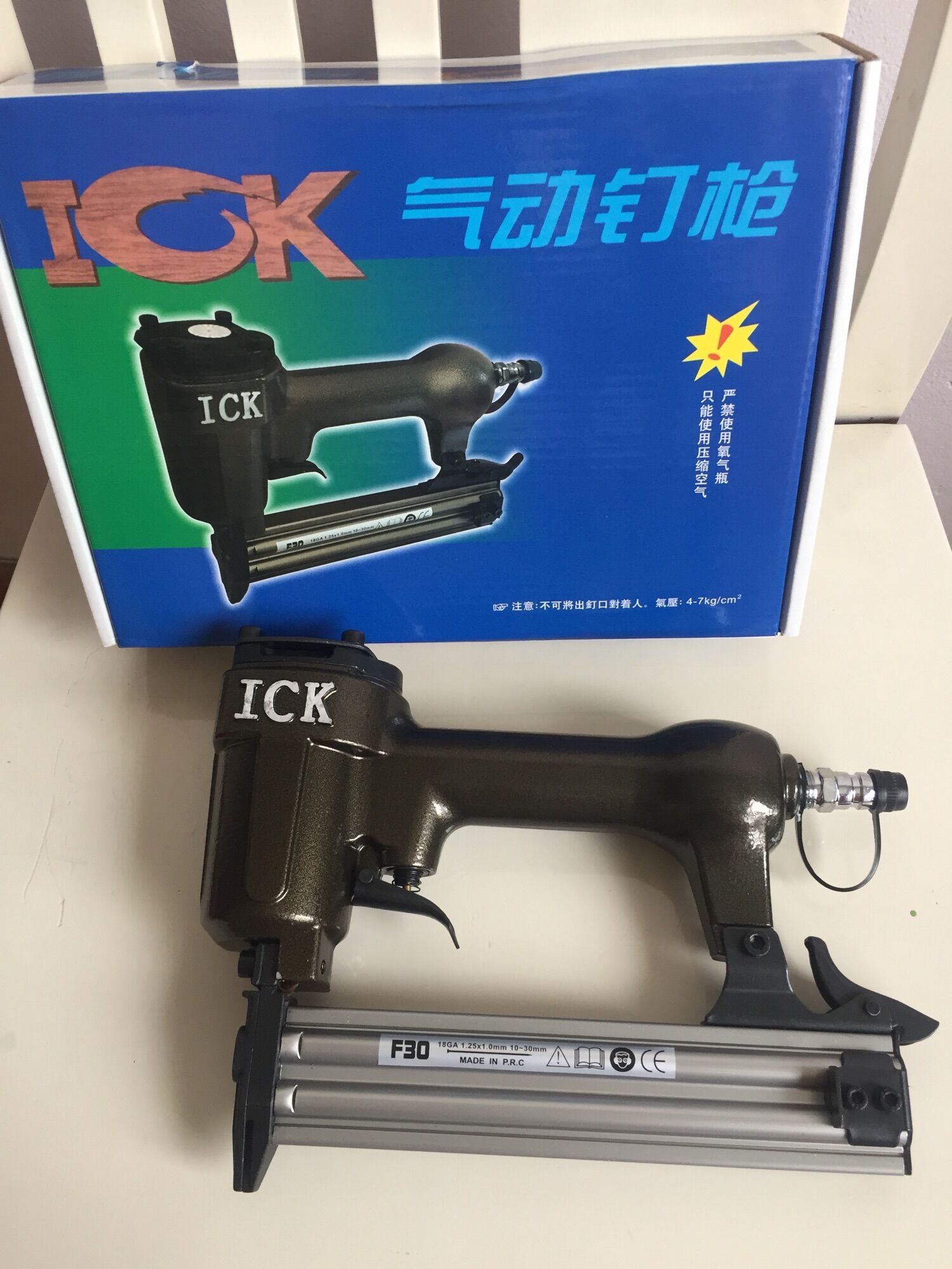 Máy bắn đinh gỗ  F30 dùng hơi