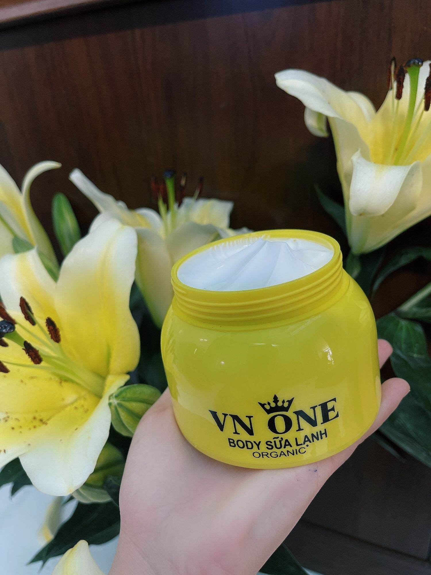 Kem body sữa lạnh vn one.