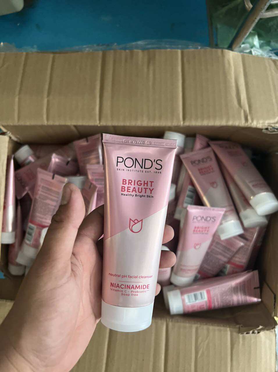 Sữa rửa mặt pond's sáng hồng rạng rỡ 100g