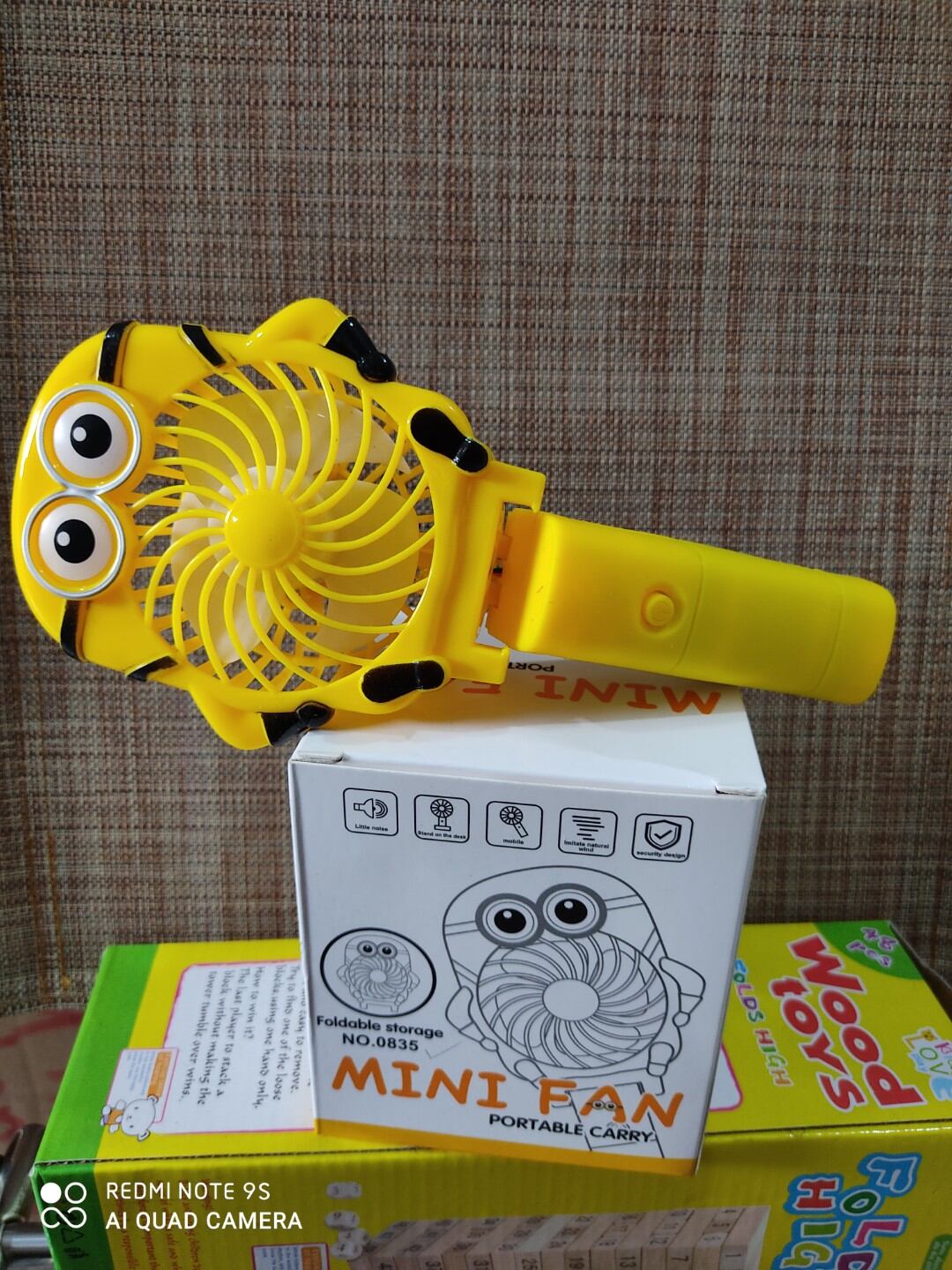 Quạt sạc mini hoạt hình