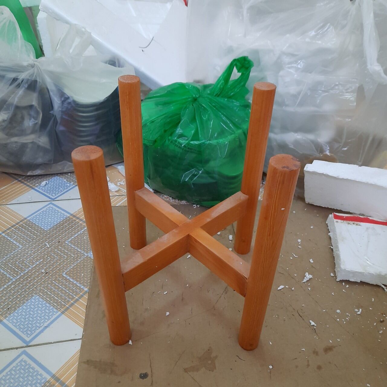 Kệ gỗ đựng bình nước 4 lít,5 lít và 6 lít