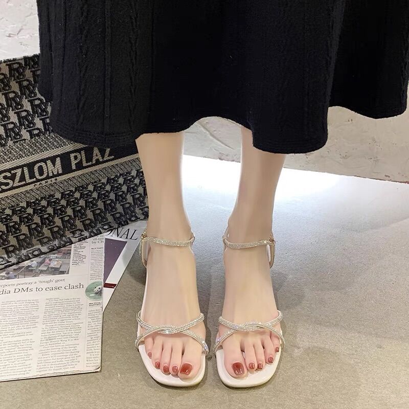 Sandal quai xoắn đính đá có đến size 40