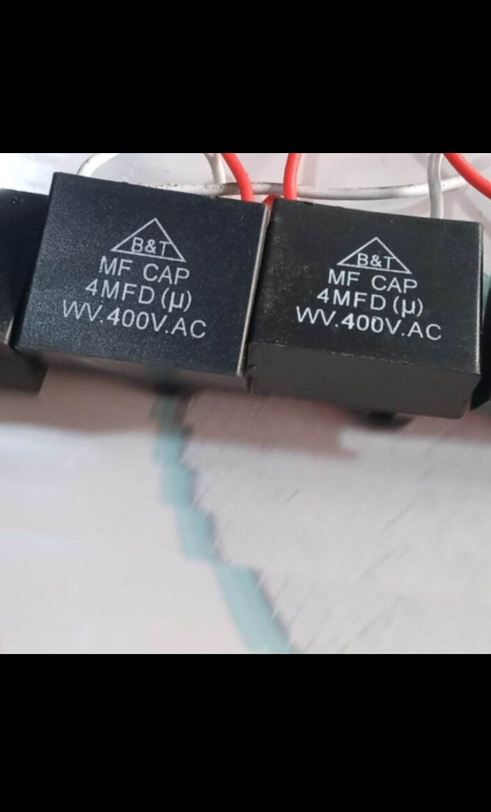 5 cái tụ 4 uf - 400v