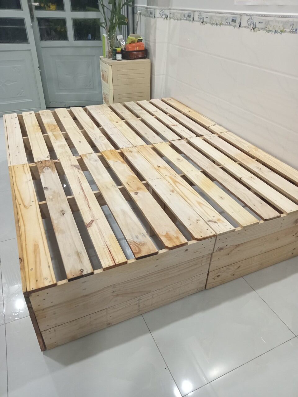 Giường pallet gấp gọn kín chân 1m6x2mx20cm