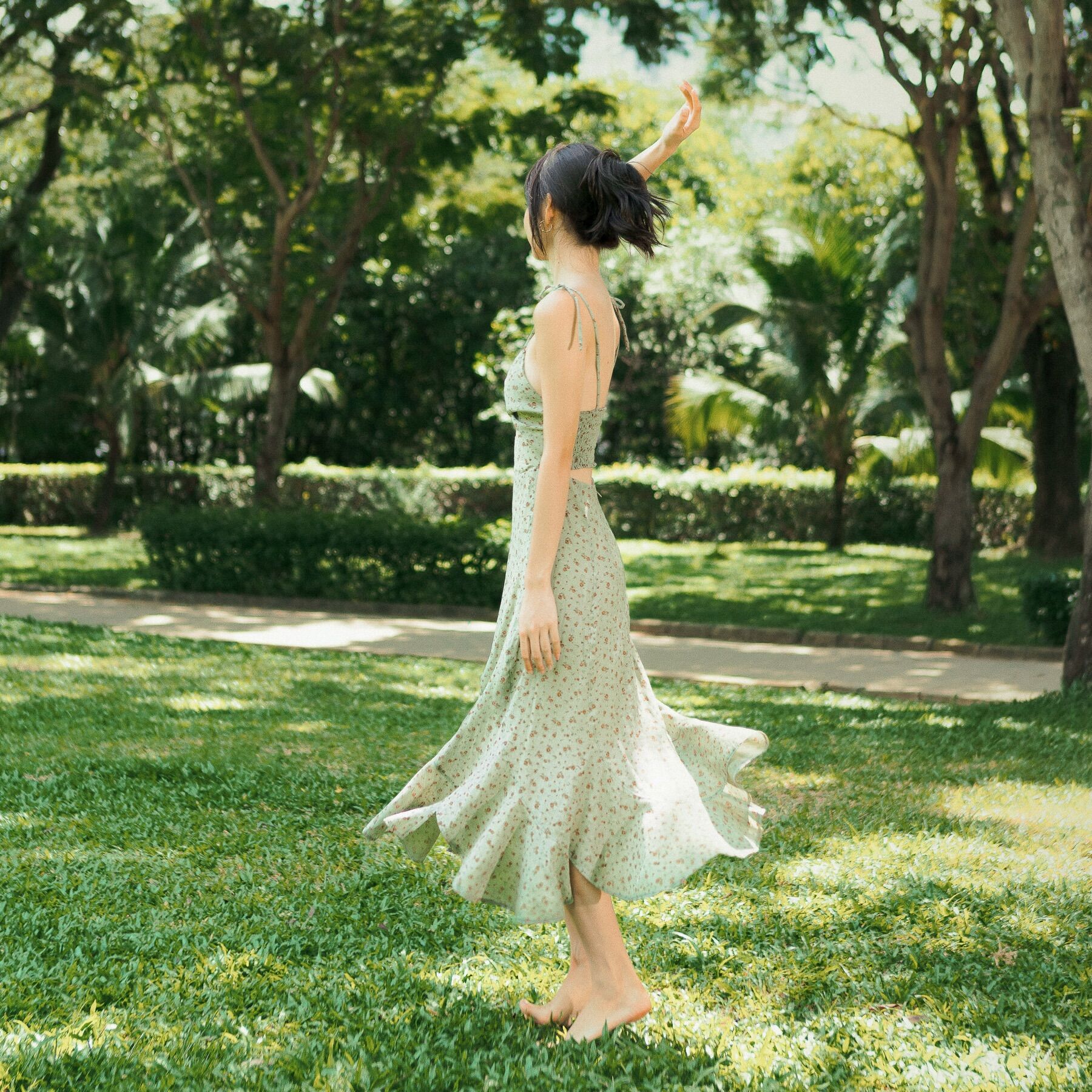 Blooming midi dress ver 4 - váy hoa nhí xoắn ngực - solid