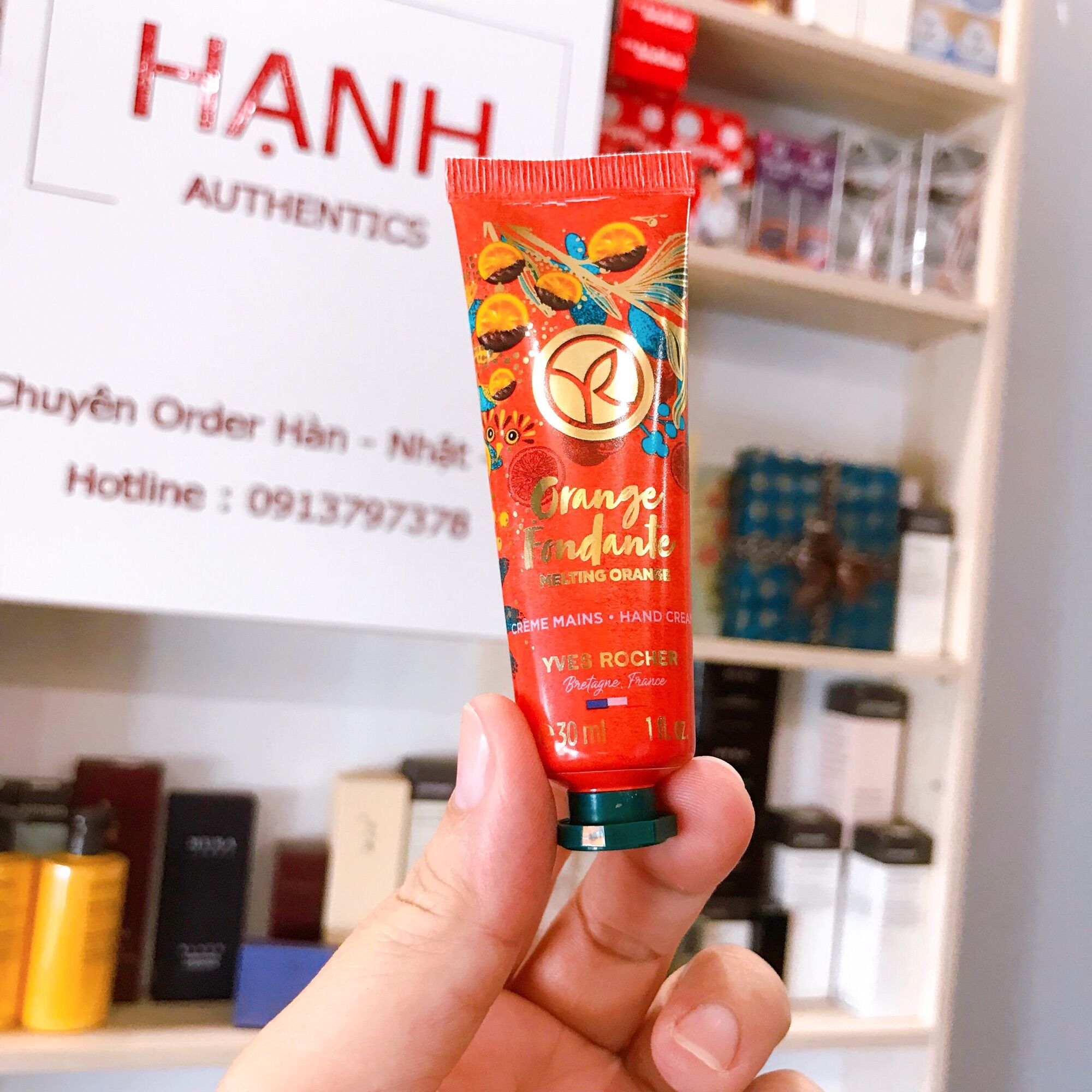 Kem dưỡng da tay Yves Rocher Hương Cam Tan Chảy Orange Fondanle Melting Orange 30ml