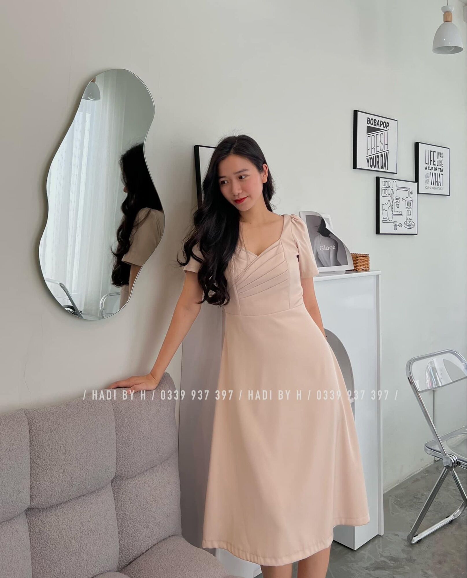 Váy cổ xếp dáng middi màu sáng - Khả