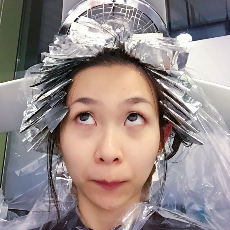 Cuộn giấy bạc dùng nhuộm và tẩy tóc cho salon dài 10cm