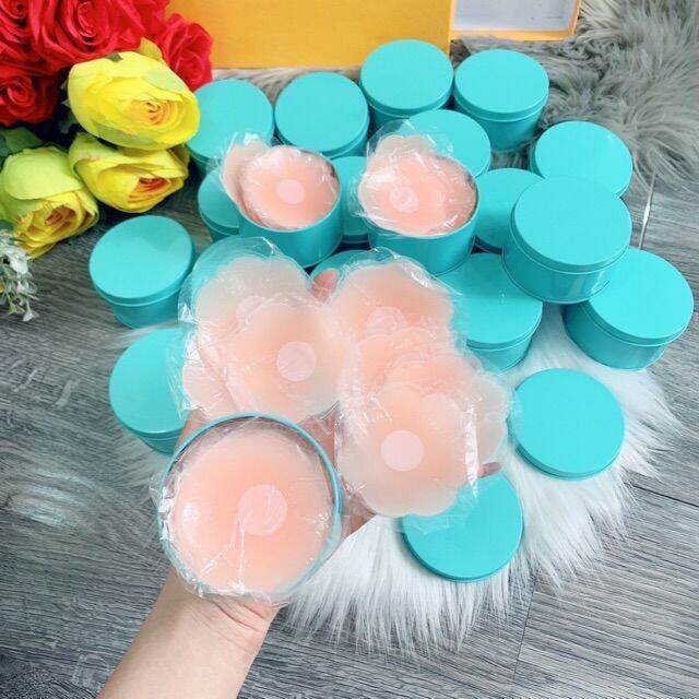 010 Miếng dán ti, dán ngực, dán nhũ hoa silicon hình hoa mai hộp thiếc xanh 1410
