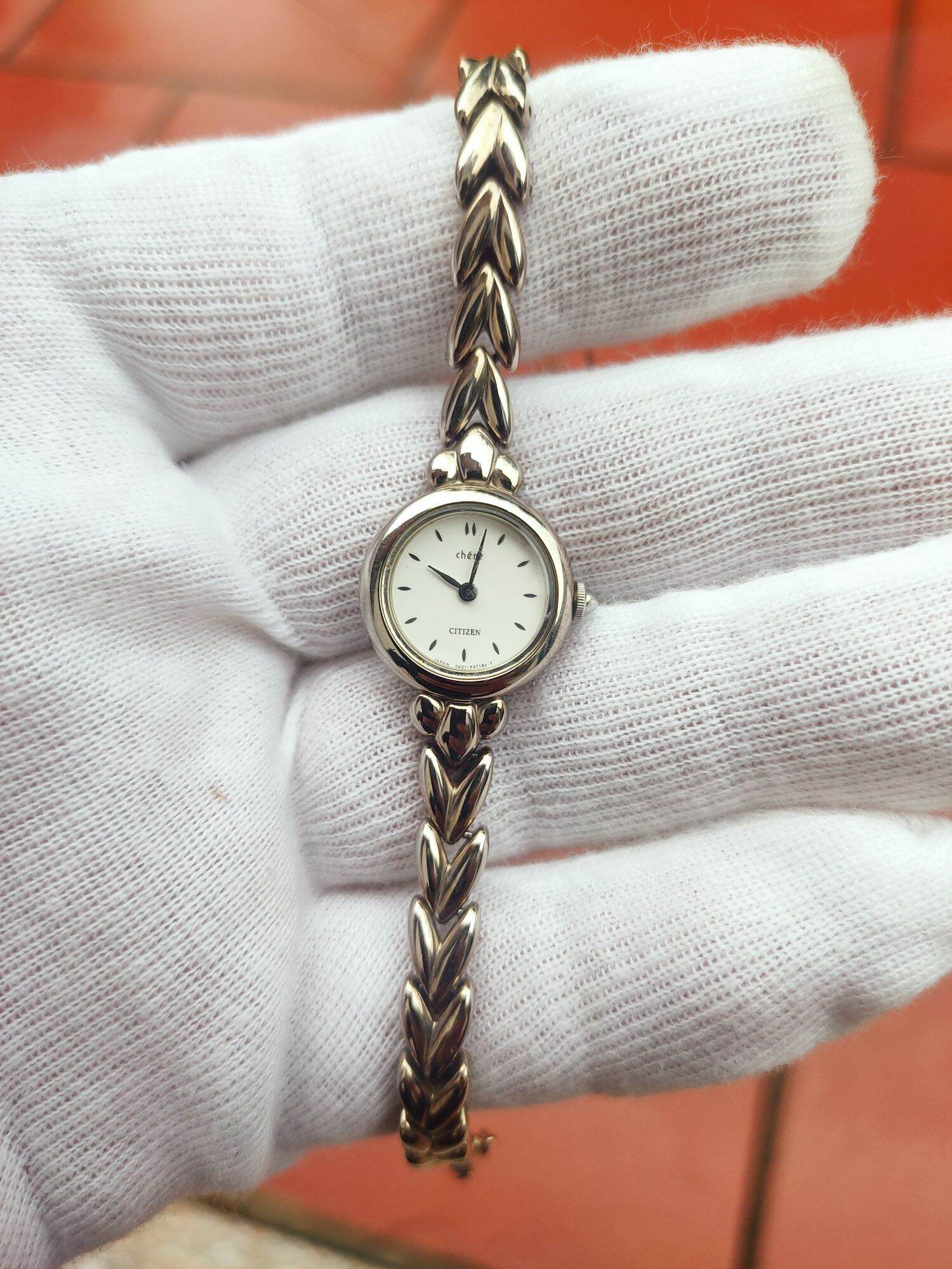 đồng hồ citizen nữ , dạng lắc cực đẹp, size 20mm, dây khóa zin
