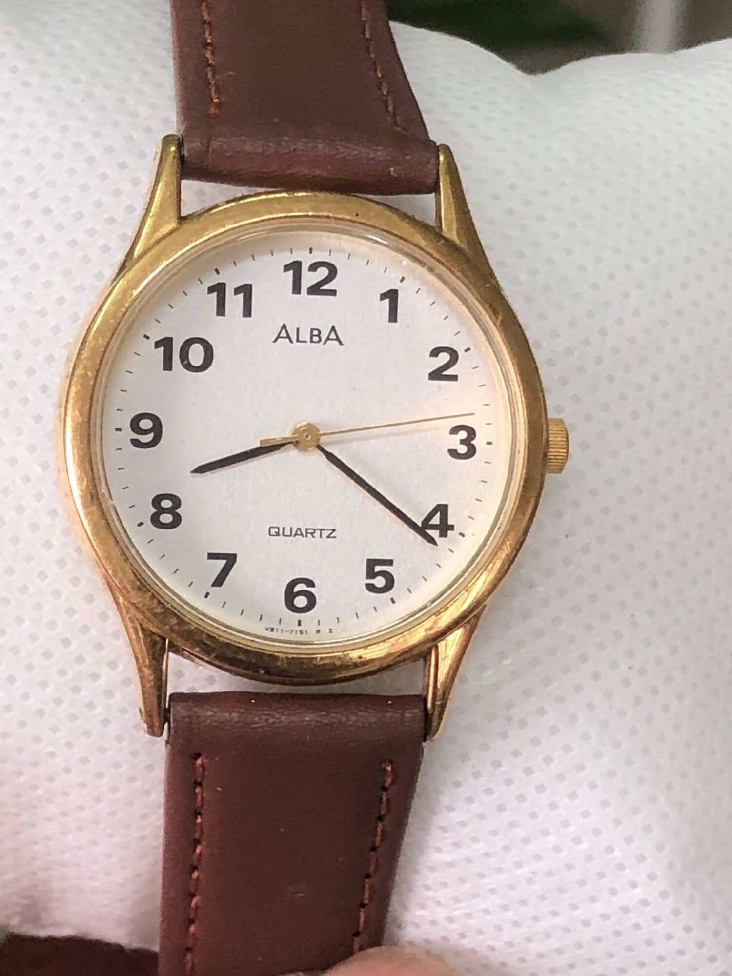 Đồng hồ nữ hiệu Alba còn đẹp mặt to 30mm