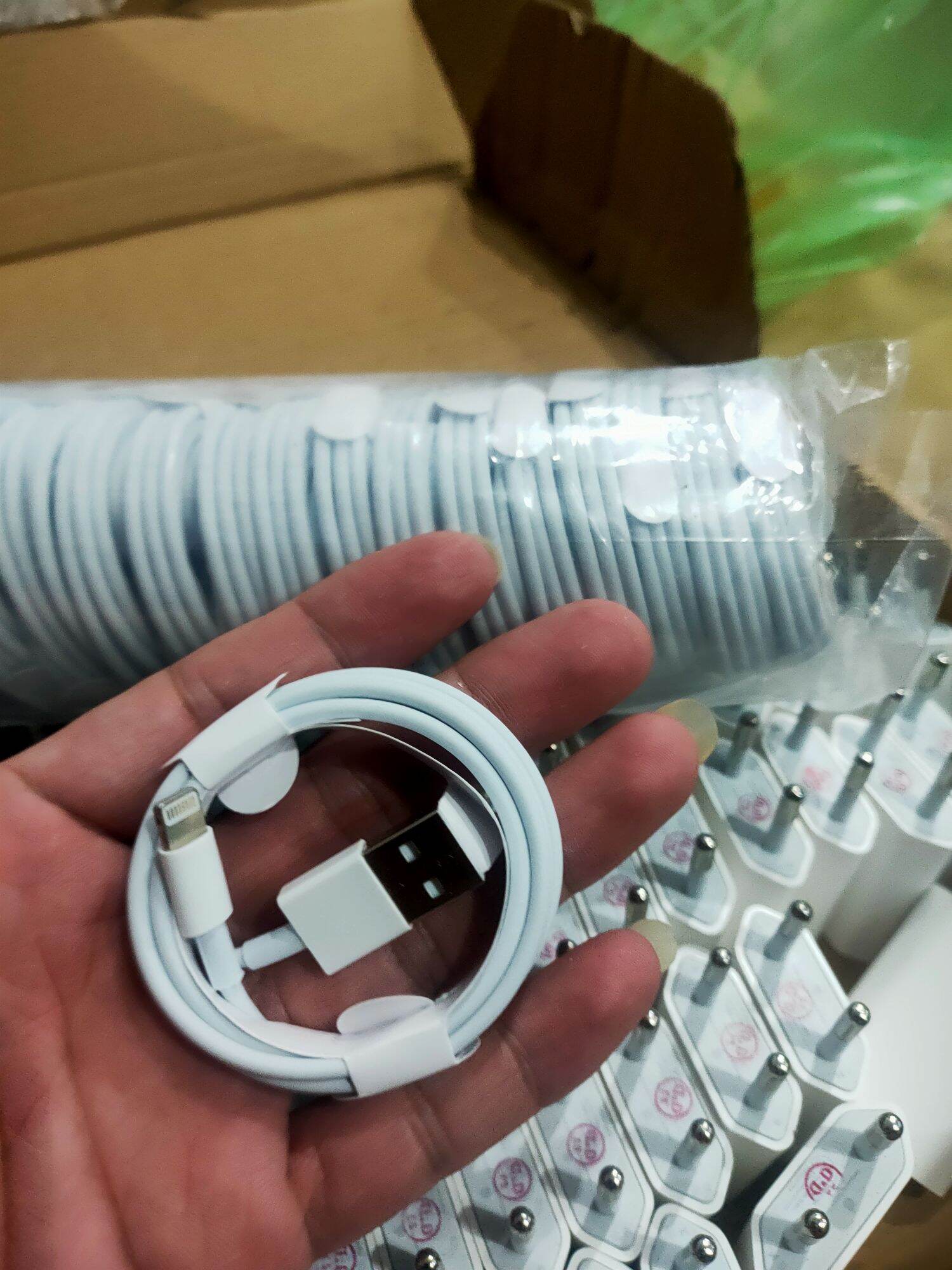 Dây sạc usb cho iphone.dây loại 1. dây 6ic vào nguồn chuẩn ko đơ lag.