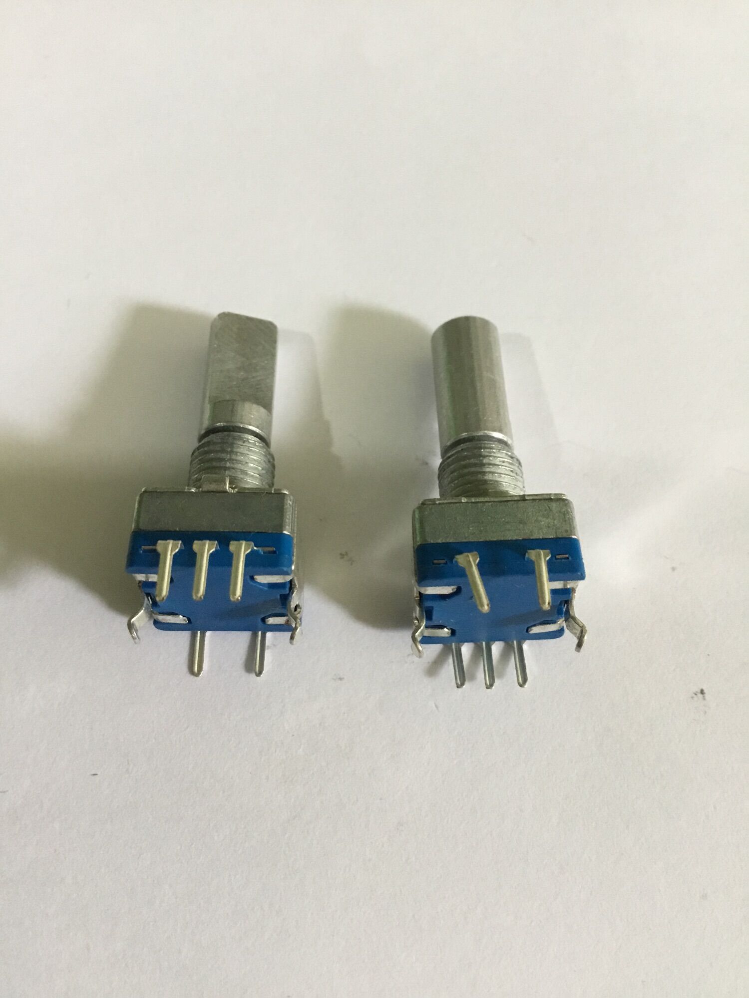 1 CHIẾC VOLUME VÔ CẤP CÁN DÀI 20mm