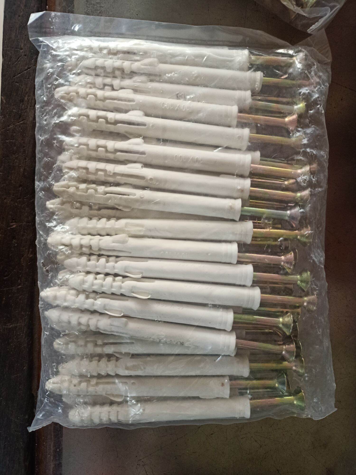 45 - 50 CON VÍT, TẮC KÊ KHUNG BAO