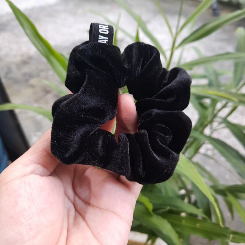Dây cột tóc vải nhung màu đen dễ thương cho nữ (cở nhỏ)