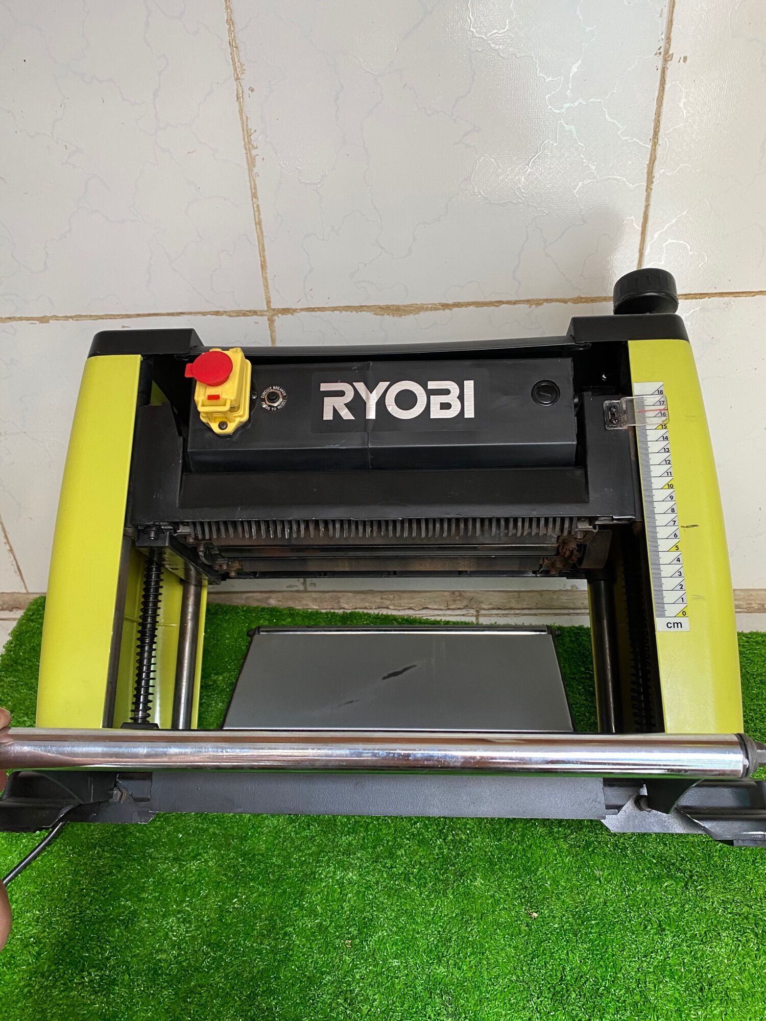 Máy Bào Cuốn Ryobi 1500W
