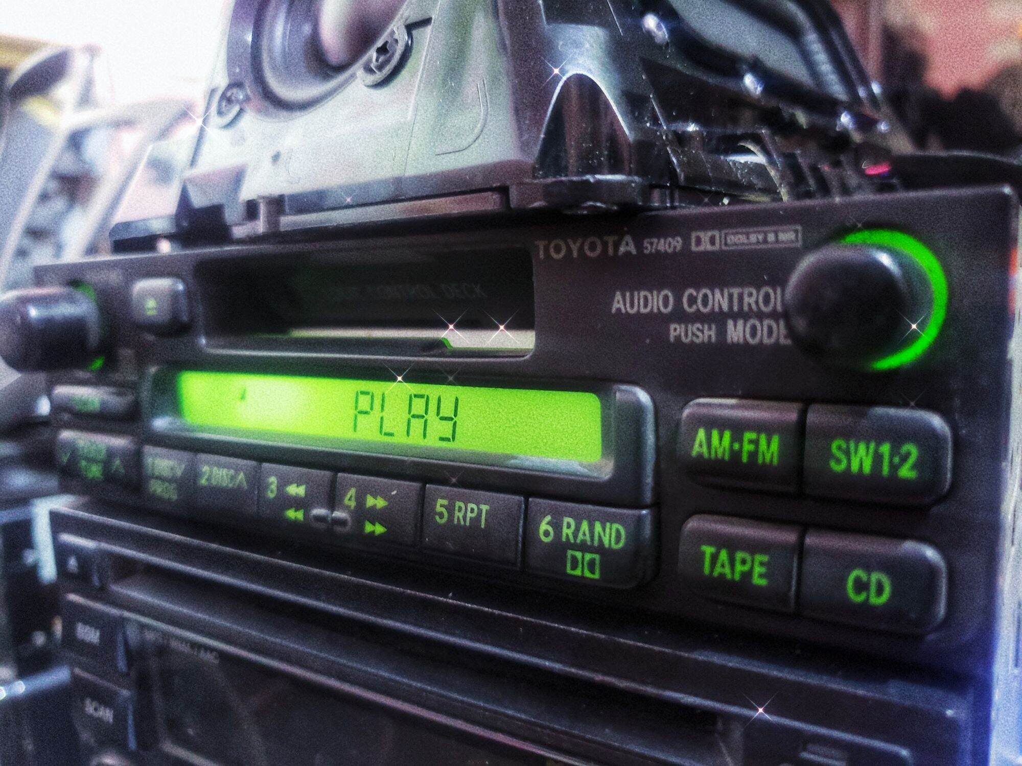 Đầu Tape radio Matshusita Made in japan giành cho các hãng xe ô tô.